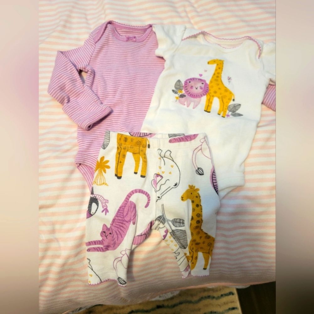 Carter's giraffe 3 piece